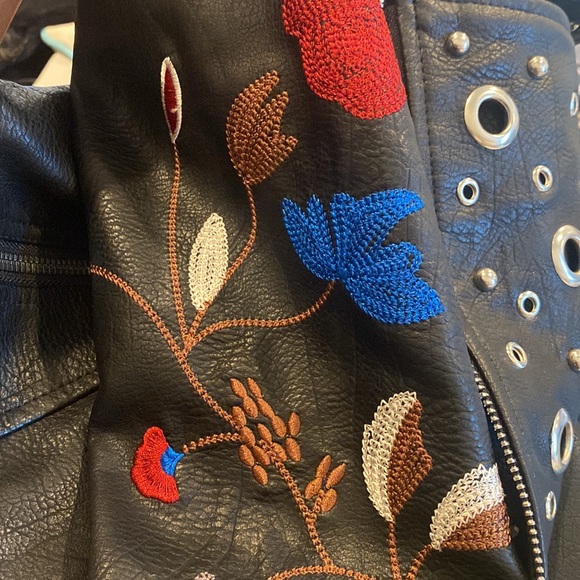 Free Generation Embroidered Moto Faux Leather jacket M NWT - Picture 3 of 3